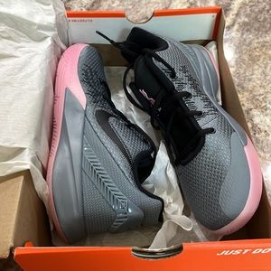 Never worn women’s size 10.5 Kyrie Flytrap II Nike shoes.